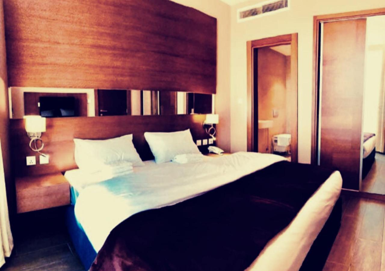 The Seventh Star Hotel Suites Amã Exterior foto