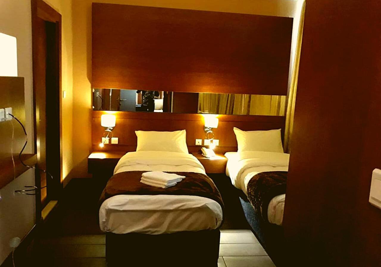 The Seventh Star Hotel Suites Amã Exterior foto