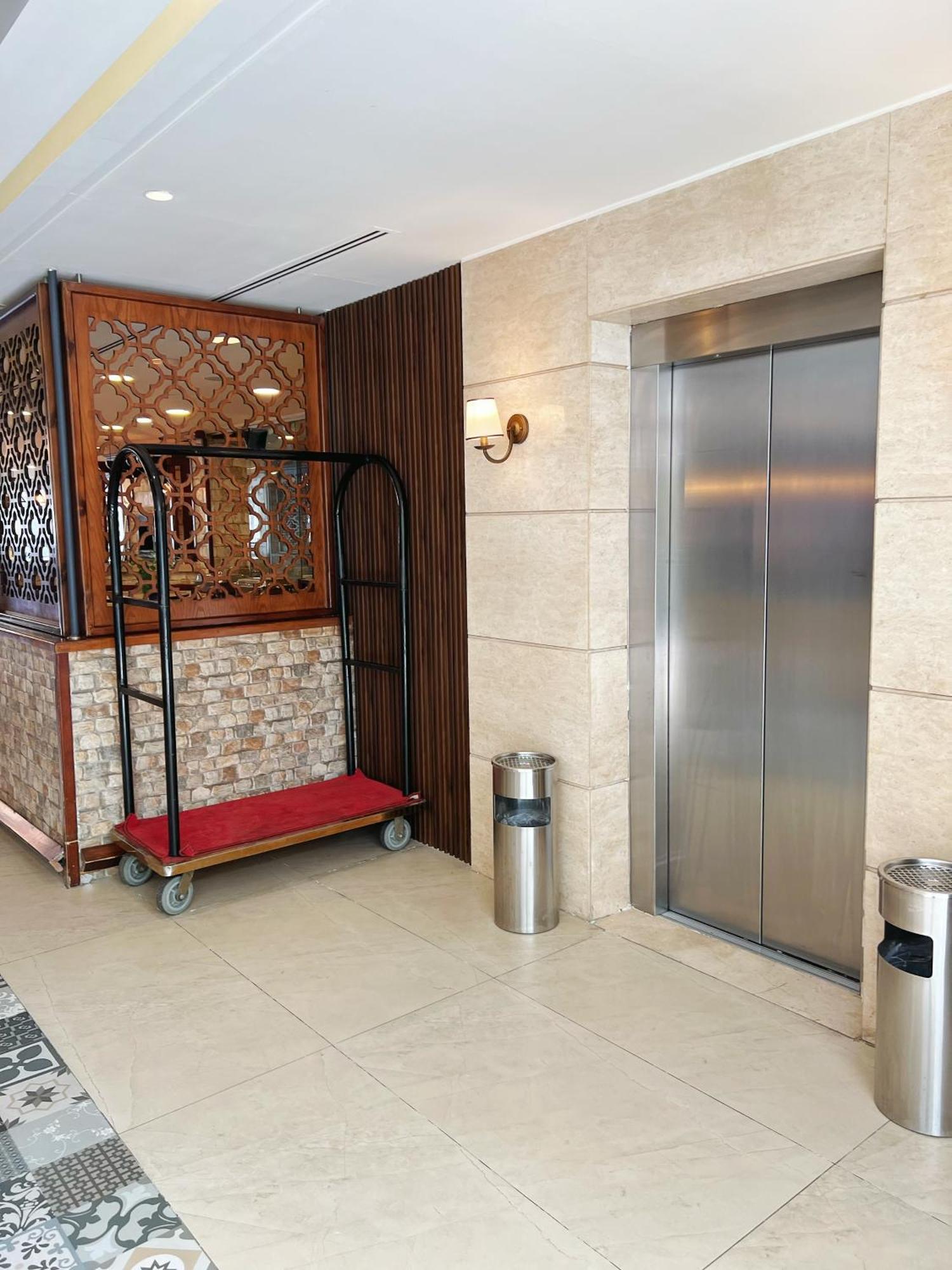 The Seventh Star Hotel Suites Amã Exterior foto